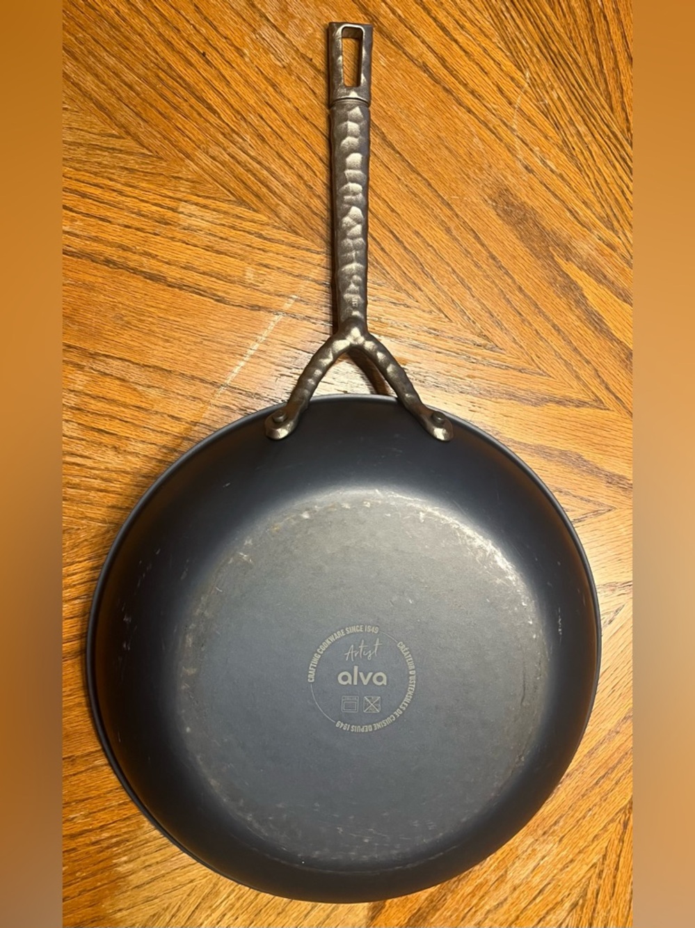Alva Artist 11” Hammered Carbon Steel Finish Pre-Seasoned Frying Pan | Oven Safe - Picture 9 of 15